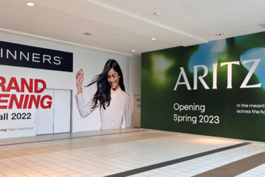Retail Store - Aritzia - Barricade Graphics - Large Format Printing - Vinyl - Digital Printing - Wall Mural - Construction Site Banners